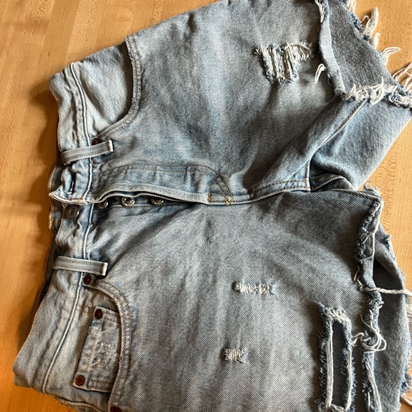 Shortened Levi’s 501 slouch denim shorts light blue - 27 - Picture 3 of 8